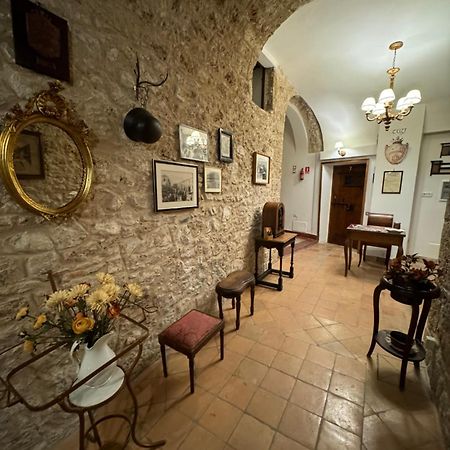 Le Prigioni Del Palazzo B&B Сора Экстерьер фото