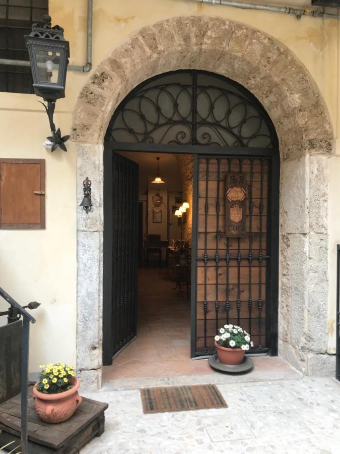 Le Prigioni Del Palazzo B&B Сора Экстерьер фото
