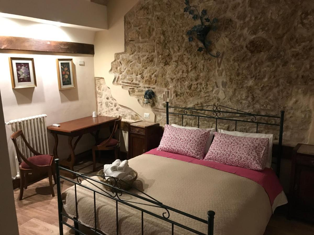 Le Prigioni Del Palazzo B&B Сора Экстерьер фото