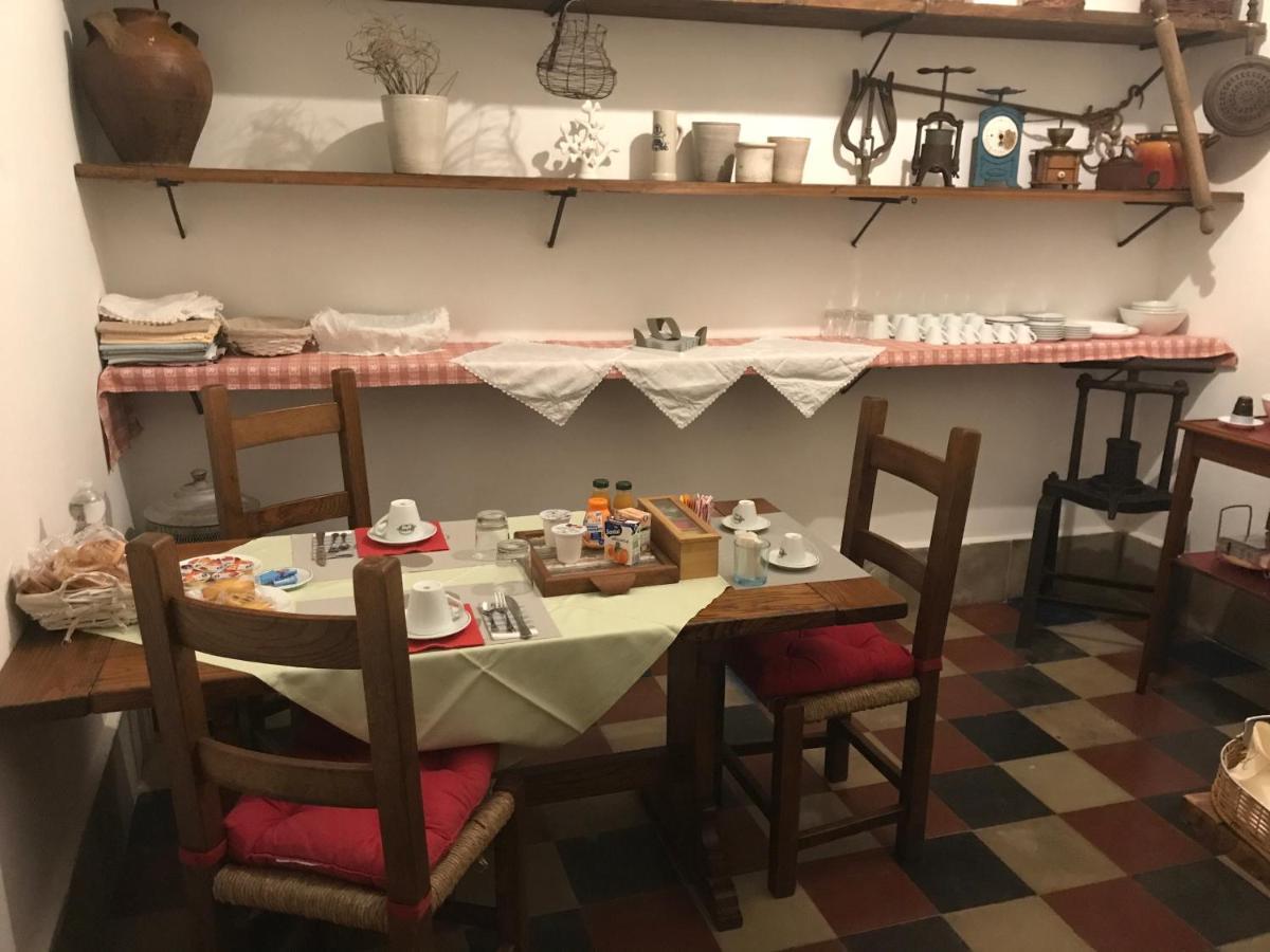 Le Prigioni Del Palazzo B&B Сора Экстерьер фото