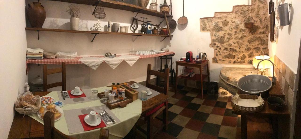 Le Prigioni Del Palazzo B&B Сора Экстерьер фото