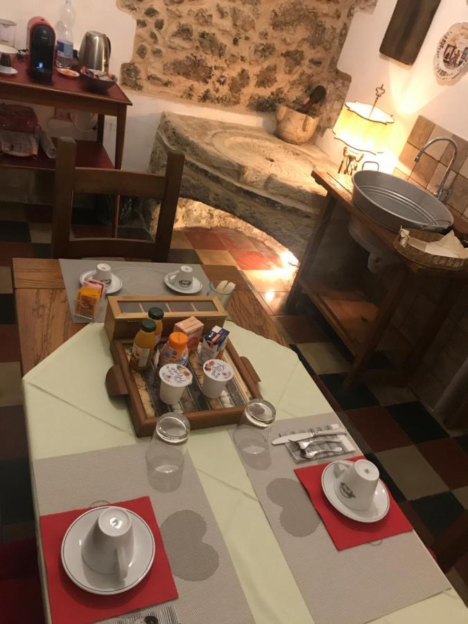 Le Prigioni Del Palazzo B&B Сора Экстерьер фото