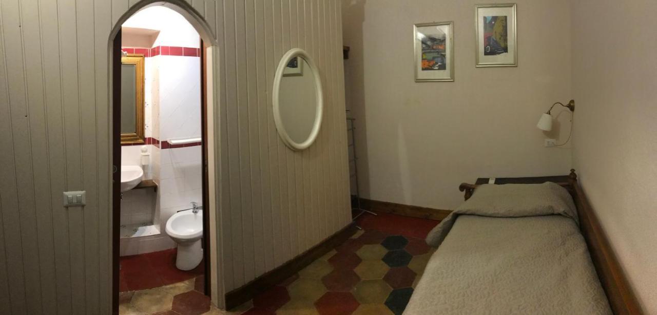 Le Prigioni Del Palazzo B&B Сора Экстерьер фото