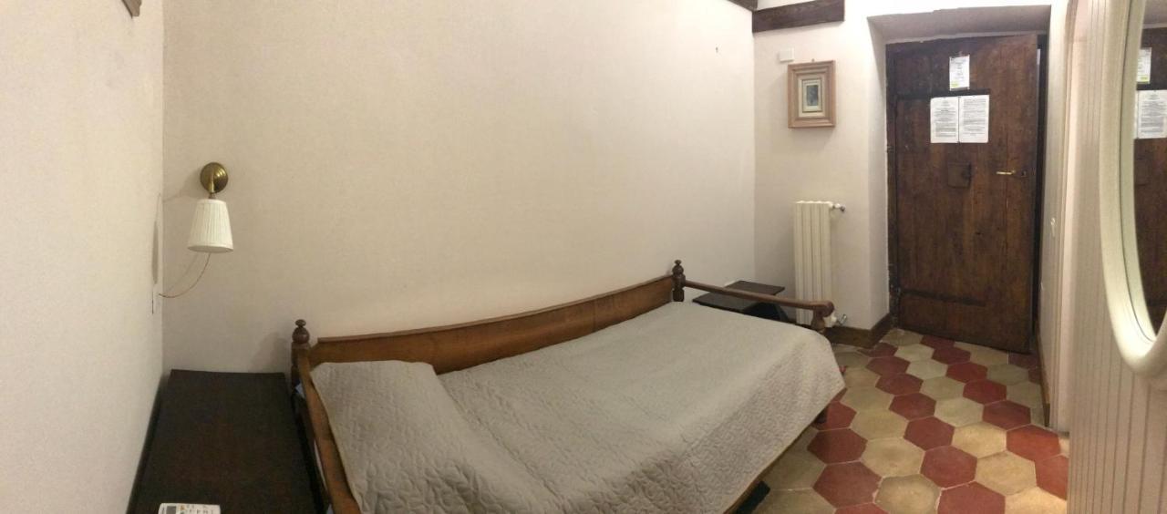 Le Prigioni Del Palazzo B&B Сора Экстерьер фото