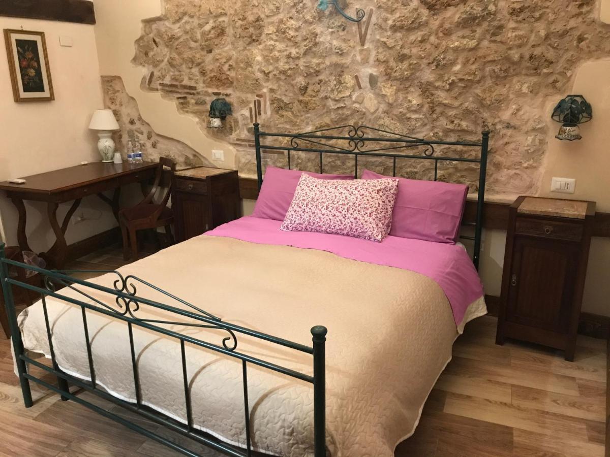 Le Prigioni Del Palazzo B&B Сора Экстерьер фото