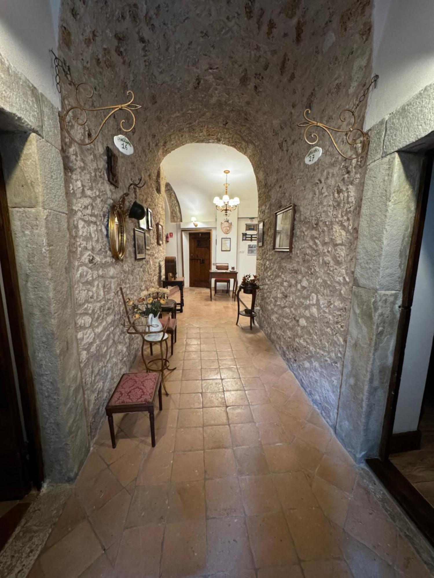 Le Prigioni Del Palazzo B&B Сора Экстерьер фото
