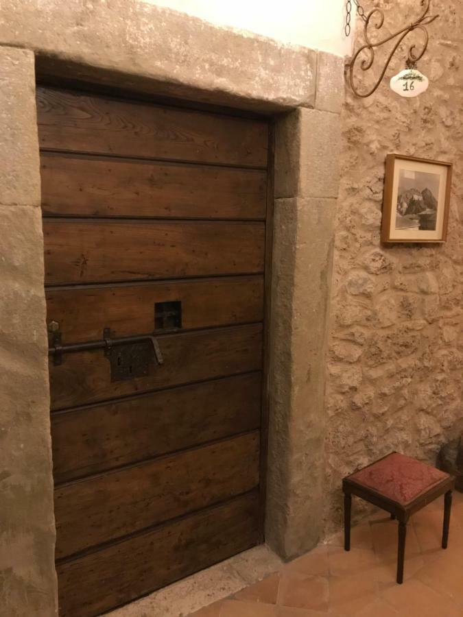 Le Prigioni Del Palazzo B&B Сора Экстерьер фото