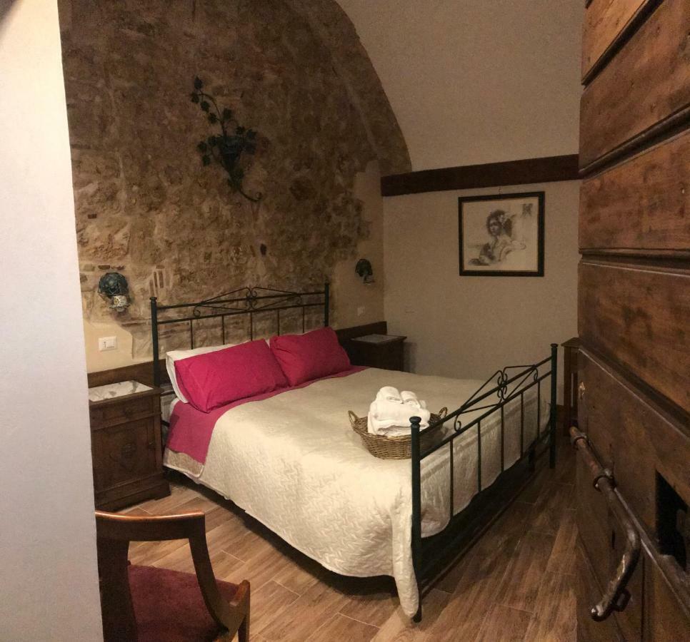 Le Prigioni Del Palazzo B&B Сора Экстерьер фото